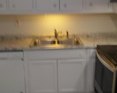 221 Columbia Drive - Photo Thumbnail 15