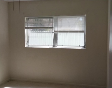 221 Columbia Drive - Photo Thumbnail 20