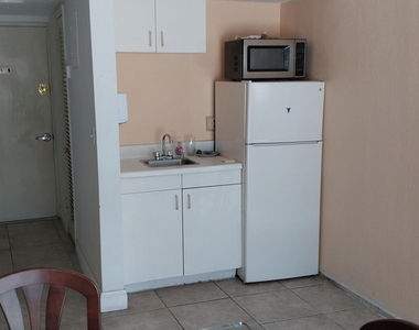 221 Columbia Drive - Photo Thumbnail 2