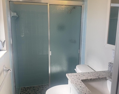 2780 Floresta Drive Ne - Photo Thumbnail 8