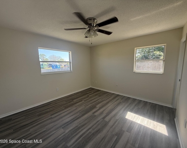 2780 Floresta Drive Ne - Photo Thumbnail 5