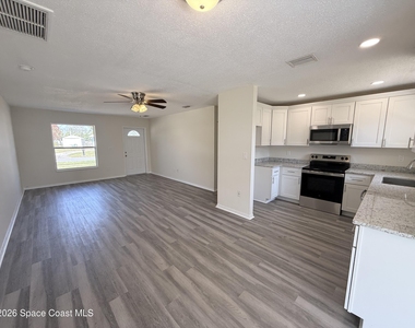 2780 Floresta Drive Ne - Photo Thumbnail 1