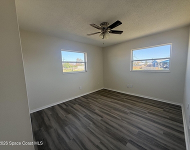 2780 Floresta Drive Ne - Photo Thumbnail 9