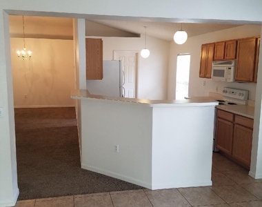 888 Macon Drive - Photo Thumbnail 3