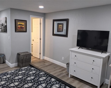 4538 W Minnehaha Street - Photo Thumbnail 10