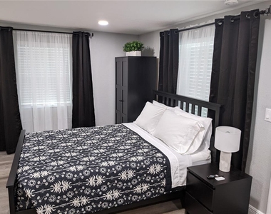 4538 W Minnehaha Street - Photo Thumbnail 6