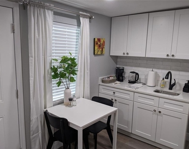 4538 W Minnehaha Street - Photo Thumbnail 3