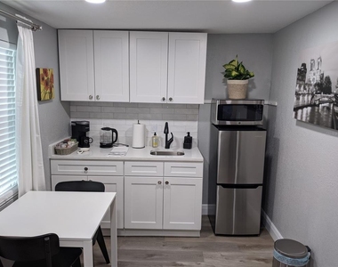 4538 W Minnehaha Street - Photo Thumbnail 2