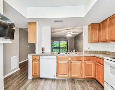 103 Brigadoon Drive - Photo Thumbnail 6