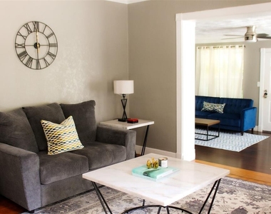 4115 W San Pedro Street - Photo Thumbnail 5