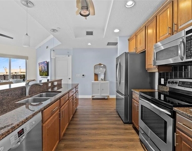 1209 E Cumberland Avenue - Photo Thumbnail 5