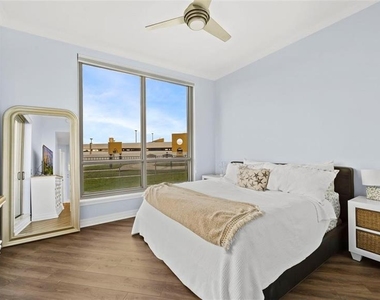 1209 E Cumberland Avenue - Photo Thumbnail 8