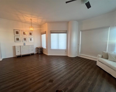 1209 E Cumberland Avenue - Photo Thumbnail 14