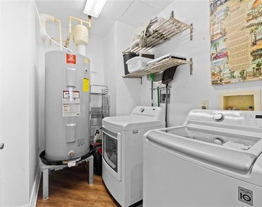 1209 E Cumberland Avenue - Photo Thumbnail 6