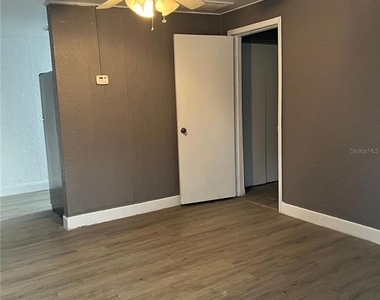 7026 Washington Street - Photo Thumbnail 4