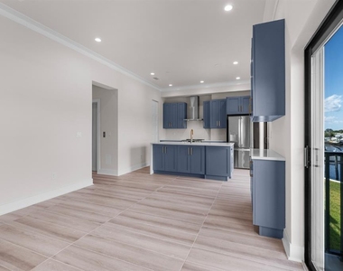 772 Gran Kaymen Way - Photo Thumbnail 27