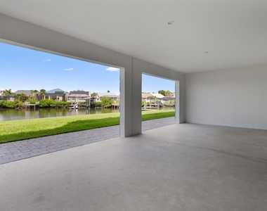 772 Gran Kaymen Way - Photo Thumbnail 32