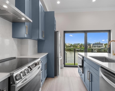 772 Gran Kaymen Way - Photo Thumbnail 8