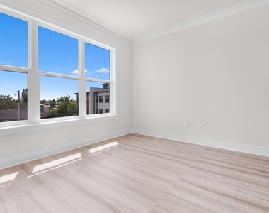 772 Gran Kaymen Way - Photo Thumbnail 30