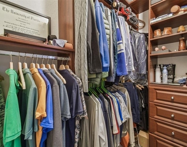 2440 W Horatio Street - Photo Thumbnail 12