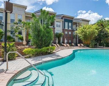 2440 W Horatio Street - Photo Thumbnail 16
