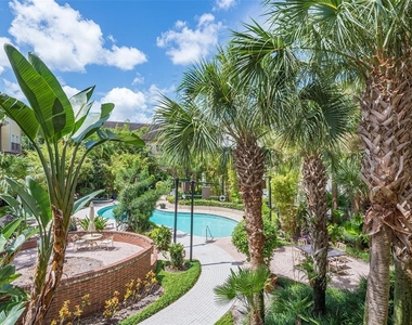 2440 W Horatio Street - Photo Thumbnail 1