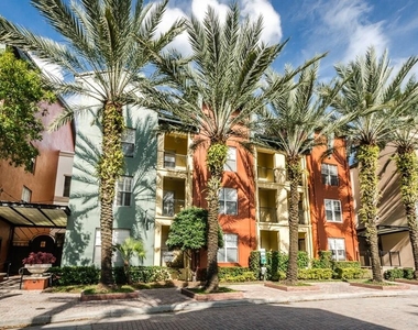 2440 W Horatio Street - Photo Thumbnail 2