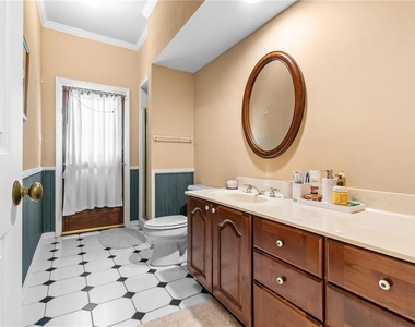 10002 Hunt Cliff Drive - Photo Thumbnail 30