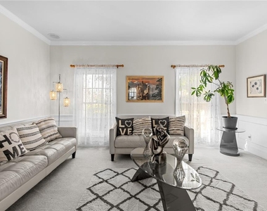 10002 Hunt Cliff Drive - Photo Thumbnail 6