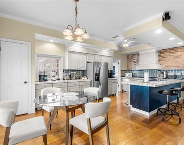 10002 Hunt Cliff Drive - Photo Thumbnail 8