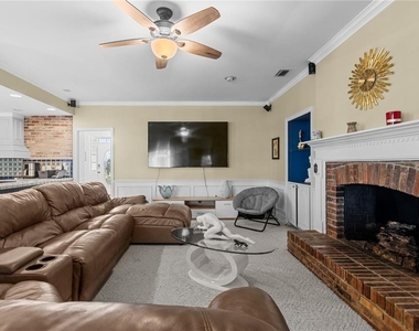 10002 Hunt Cliff Drive - Photo Thumbnail 11