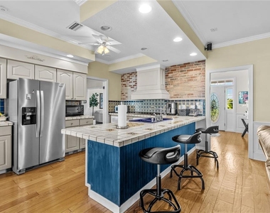 10002 Hunt Cliff Drive - Photo Thumbnail 45