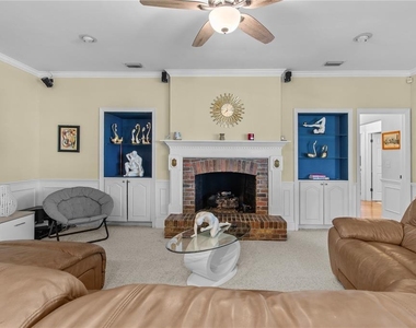 10002 Hunt Cliff Drive - Photo Thumbnail 9