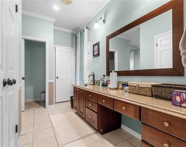 10002 Hunt Cliff Drive - Photo Thumbnail 17