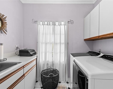 10002 Hunt Cliff Drive - Photo Thumbnail 34