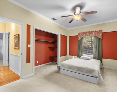 10002 Hunt Cliff Drive - Photo Thumbnail 32
