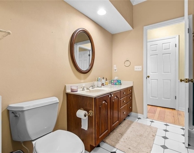 10002 Hunt Cliff Drive - Photo Thumbnail 29