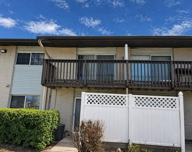 1695 Lee Road - Photo Thumbnail 13