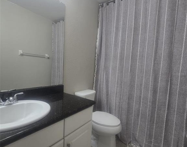 6978 Holly Heath Drive - Photo Thumbnail 23