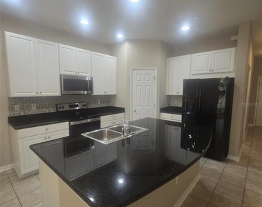 6978 Holly Heath Drive - Photo Thumbnail 10