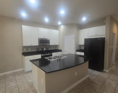 6978 Holly Heath Drive - Photo Thumbnail 7