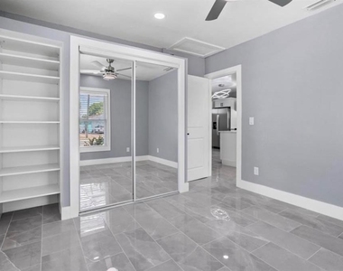 8907 N Boulevard - Photo Thumbnail 8