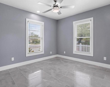 8907 N Boulevard - Photo Thumbnail 18