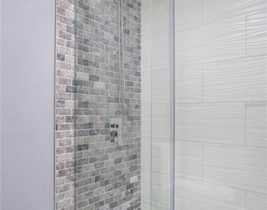 8907 N Boulevard - Photo Thumbnail 17