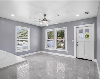 8907 N Boulevard - Photo Thumbnail 20