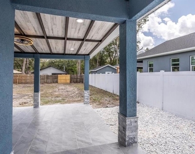 8907 N Boulevard - Photo Thumbnail 13