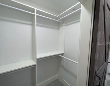 8907 N Boulevard - Photo Thumbnail 7