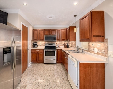 907 Hillside Terrace - Photo Thumbnail 7