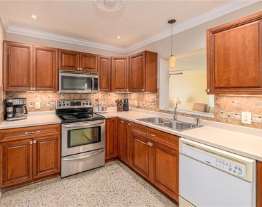 907 Hillside Terrace - Photo Thumbnail 8