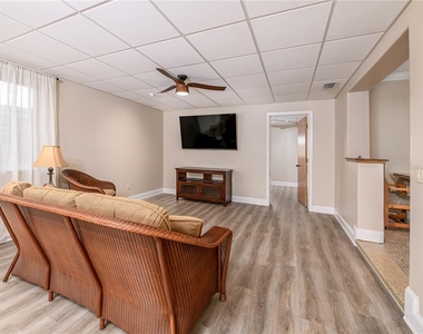 907 Hillside Terrace - Photo Thumbnail 13